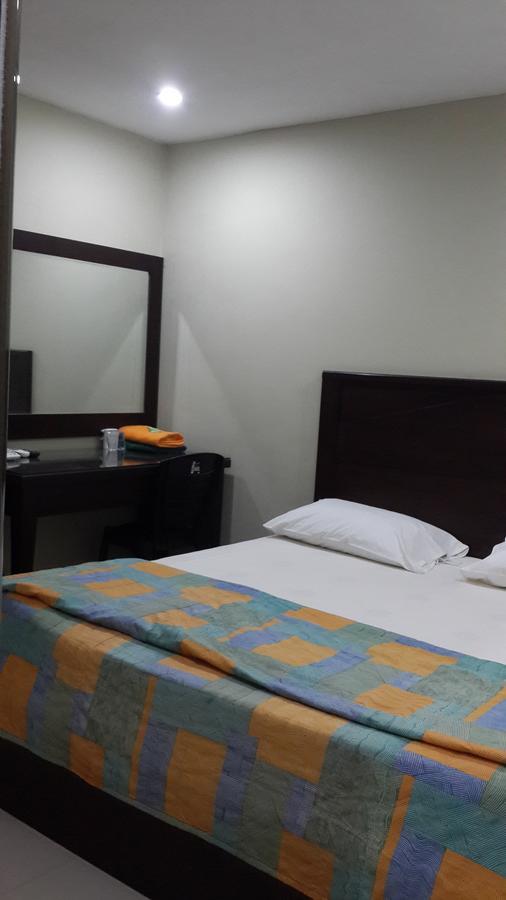 Leon Inn Jodoh Square Batam Екстер'єр фото